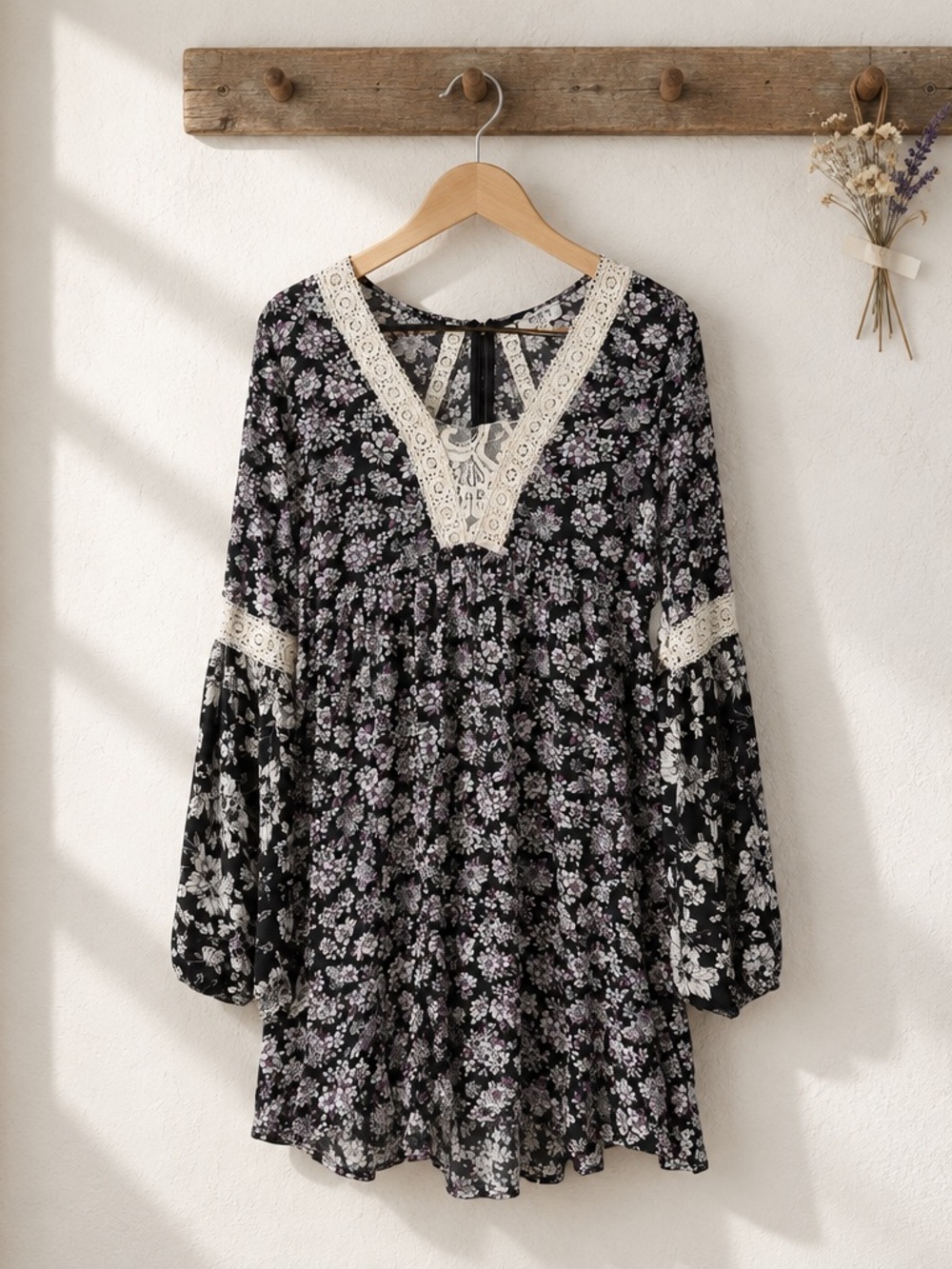 Umgee Black Floral Crochet-Trim Peasant Blouse - Picture 2 of 5